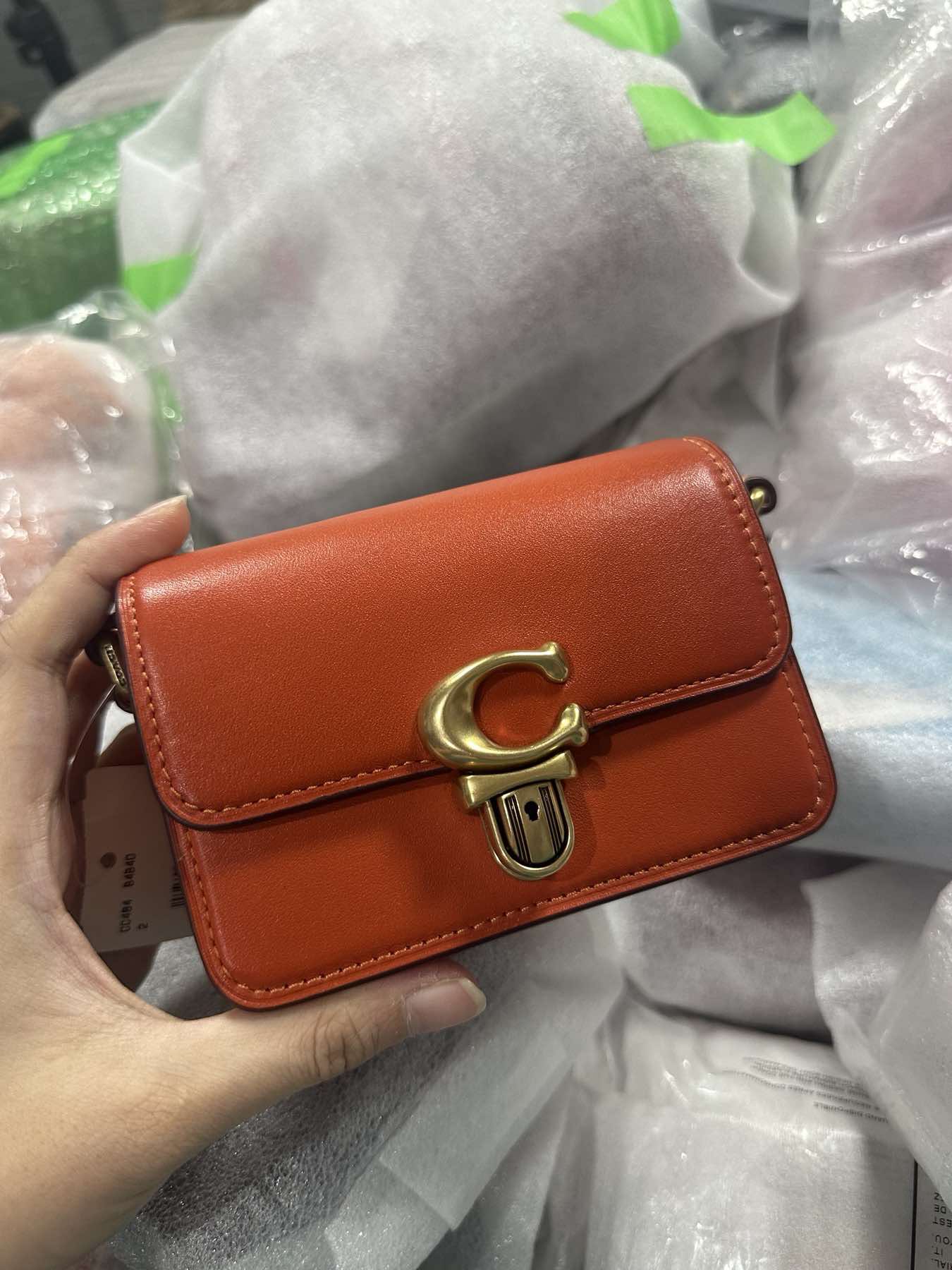 AUTHENTIC/ORIGINAL Coach Retail Studio 12 Micro Bag Orange Wallet
