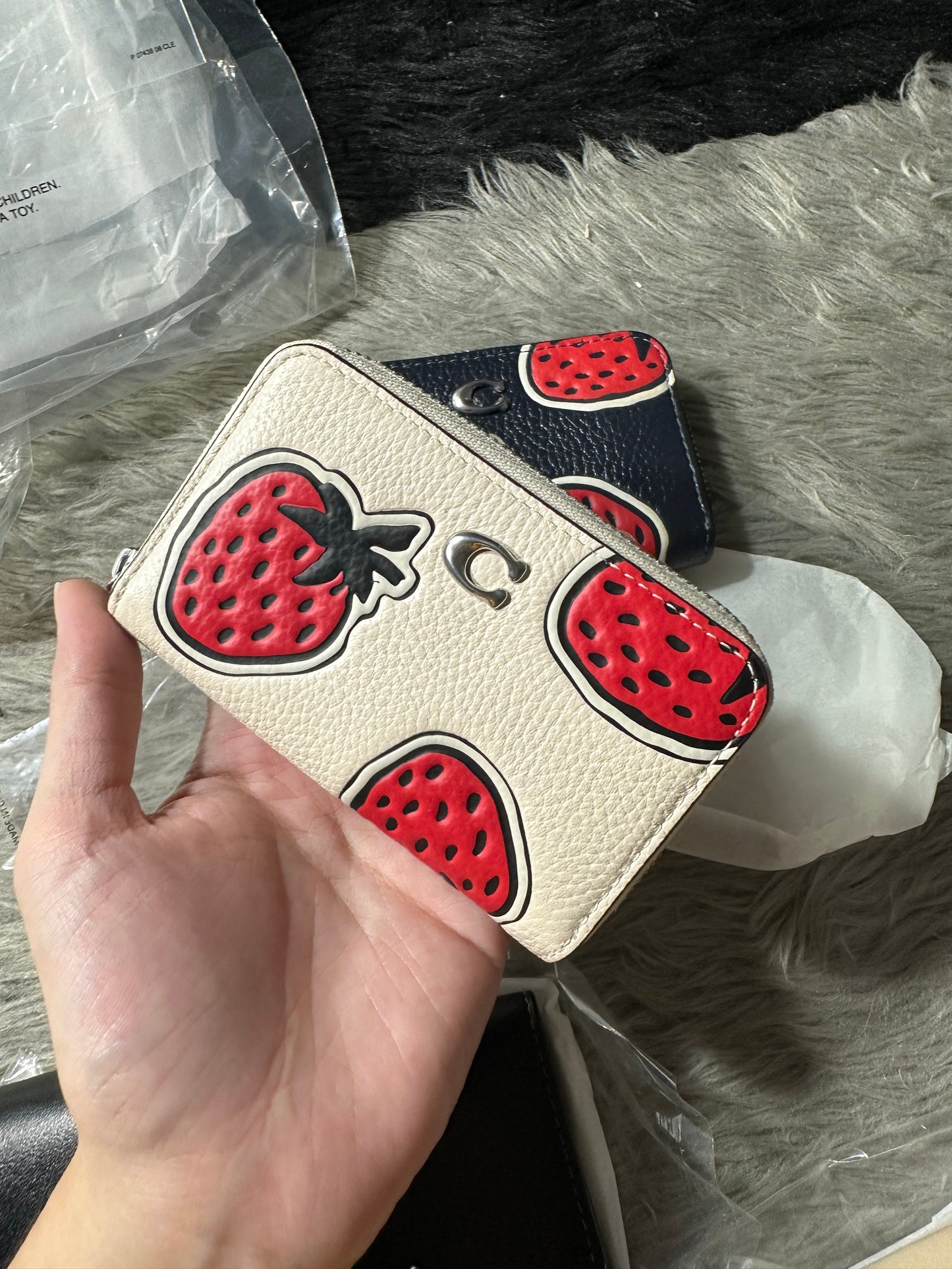 AUTHENTIC/ORIGINAL Coach Retail Small Zip Around Wallet Card Case With Strawberry Print Blue and White