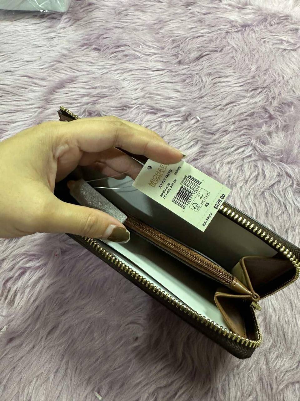 ORIG & IMPORTED Michael Kors MK Long Quarter-Zip Wallet Brown/Vanilla White