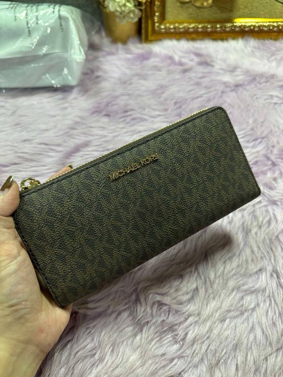 ORIG & IMPORTED Michael Kors MK Long Quarter-Zip Wallet Brown/Vanilla White