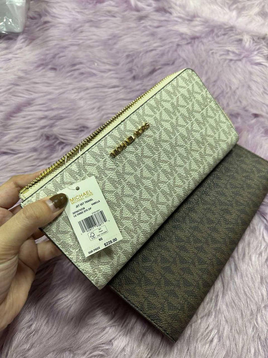 ORIG & IMPORTED Michael Kors MK Long Quarter-Zip Wallet Brown/Vanilla White
