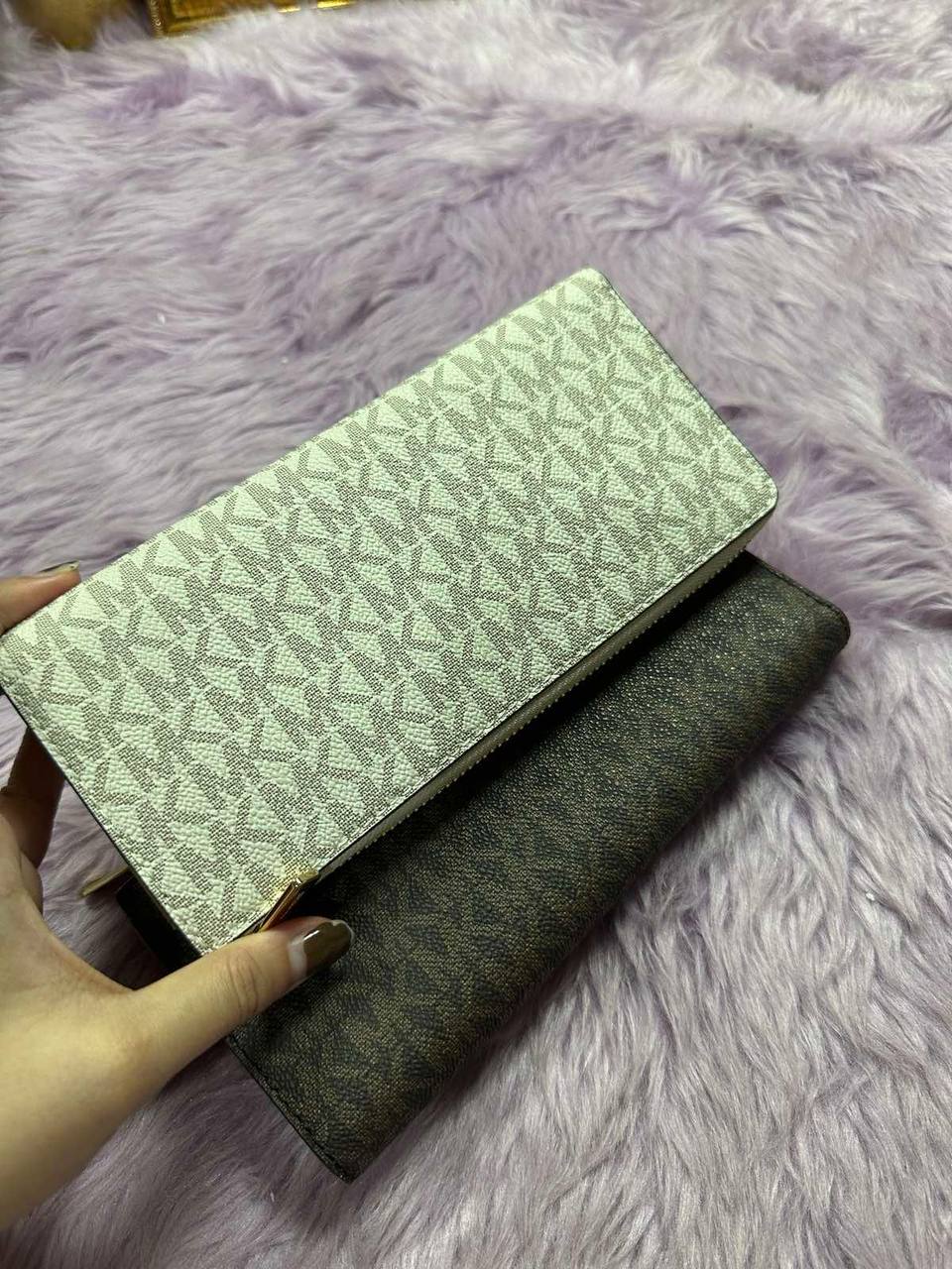ORIG & IMPORTED Michael Kors MK Long Quarter-Zip Wallet Brown/Vanilla White