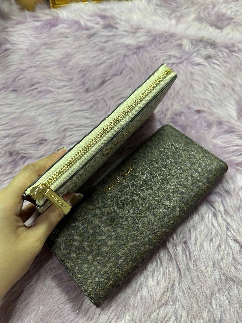 ORIG & IMPORTED Michael Kors MK Long Quarter-Zip Wallet Brown/Vanilla White