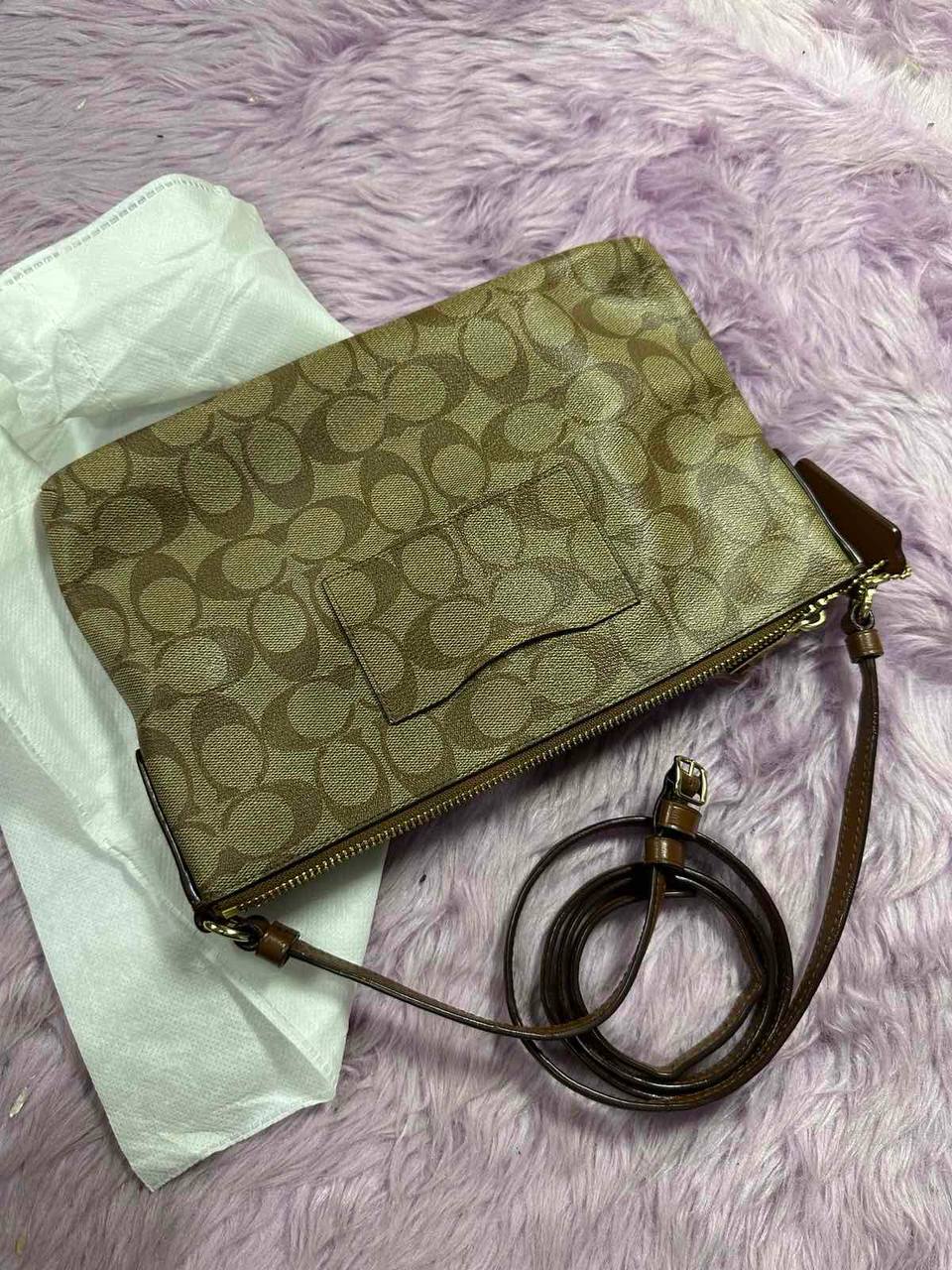 ORIG Preloved Coach East/West Crossbody Small Slim Khaki Brown Bag with Pouch