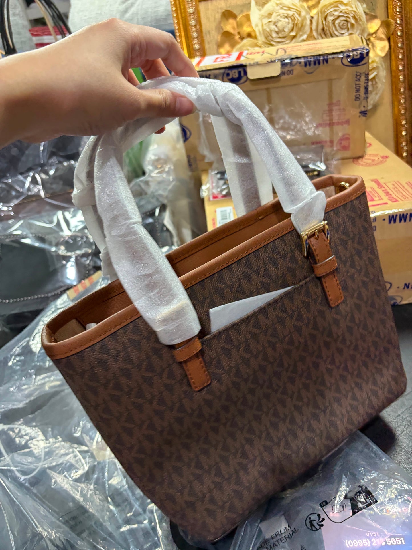 AUTHENTIC/ORIGINAL MK Jet Set Travel Extra-Small Logo Top-Zip Tote Bag brown