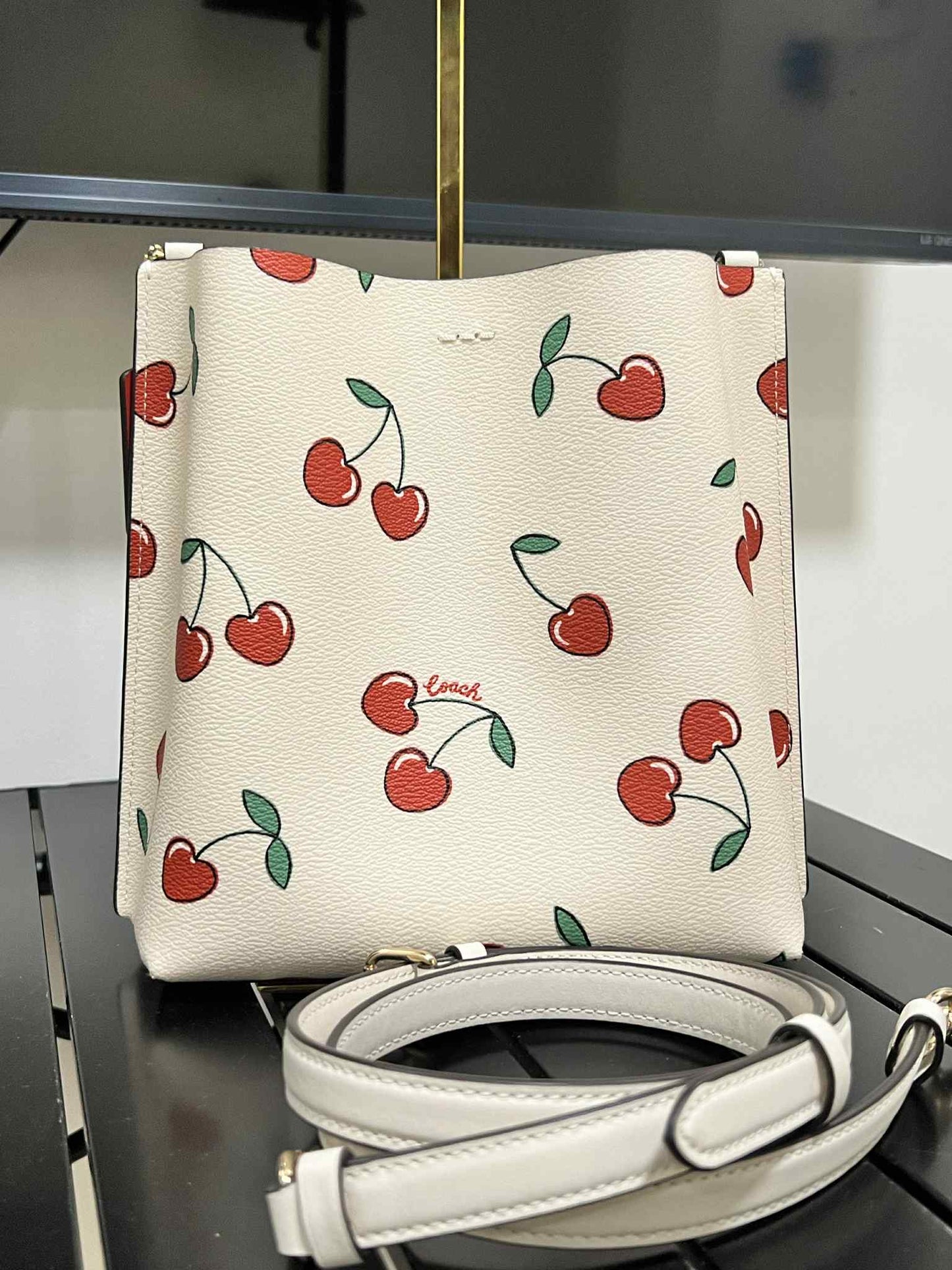 ORIG Preloved Coach Mollie Bucket 22 With Heart Cherry Print Crossbody Bag White