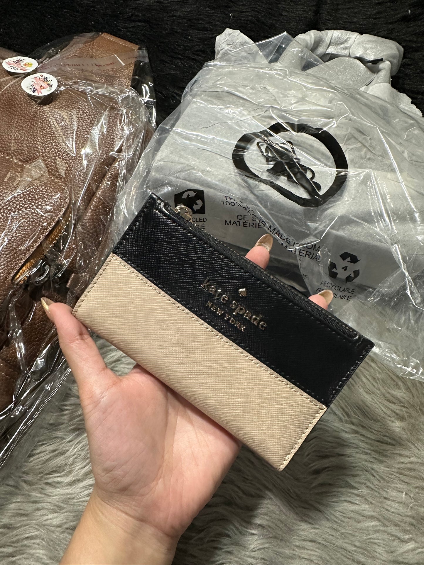 AUTHENTIC/ORIGINAL KateSpade KS Preloved Staci Colorblock Small Slim Bifold Wallet in Warm Beige