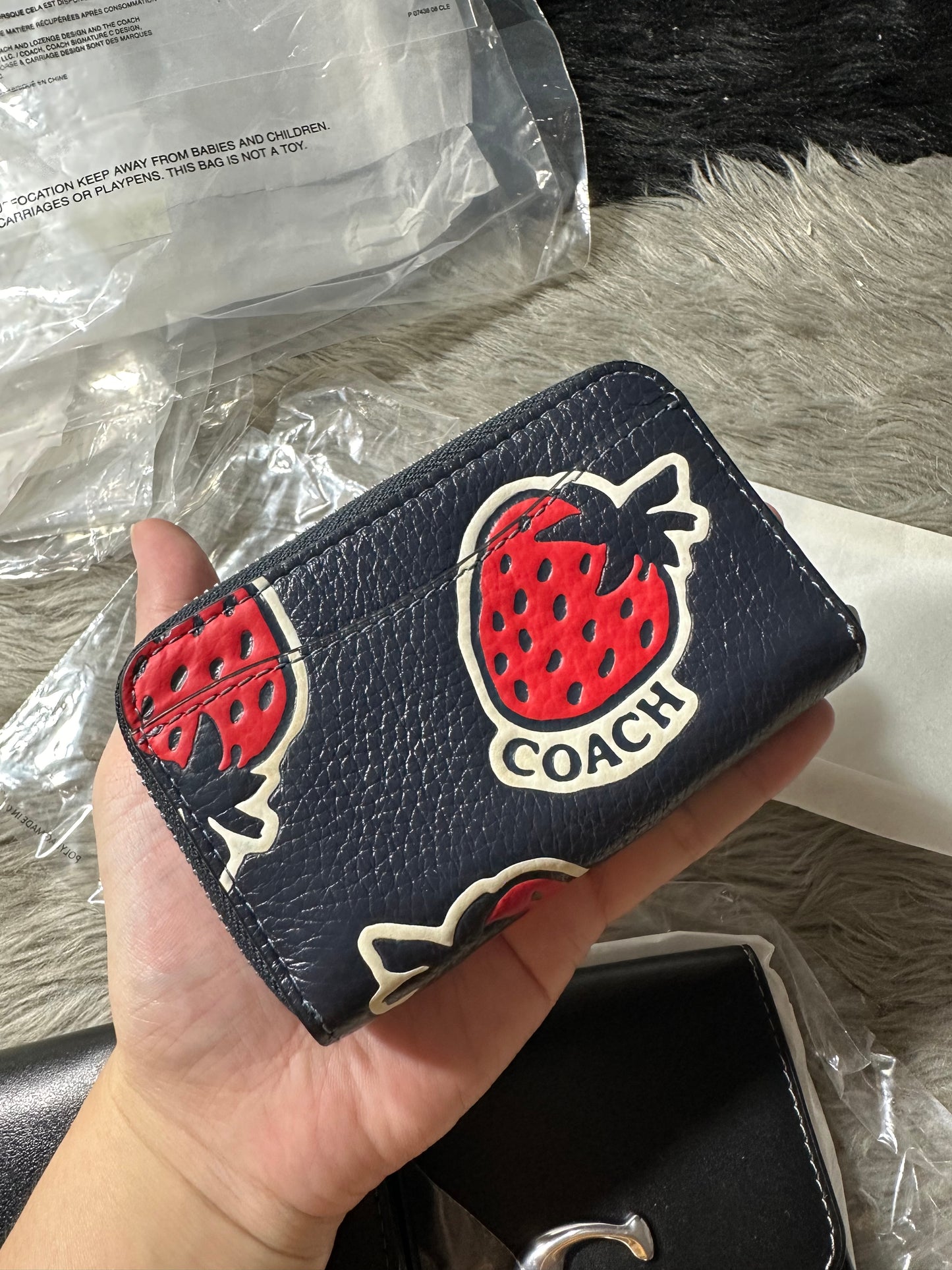 AUTHENTIC/ORIGINAL Coach Retail Small Zip Around Wallet Card Case With Strawberry Print Blue and White