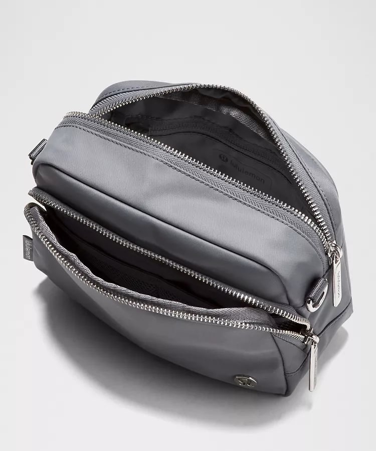AUTHENTIC/ORIGINAL LuluLemon Everywhere Crossbody Bag 2L Metal Hardware