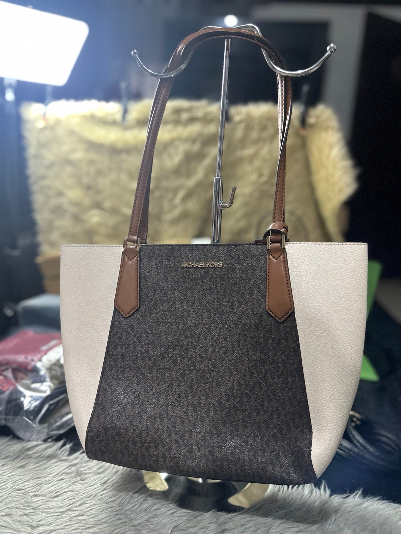 AUTHENTIC/ORIGINAL Preloved MK Kimberly Signature Small Bonded Tote Bag Light Cream Brown