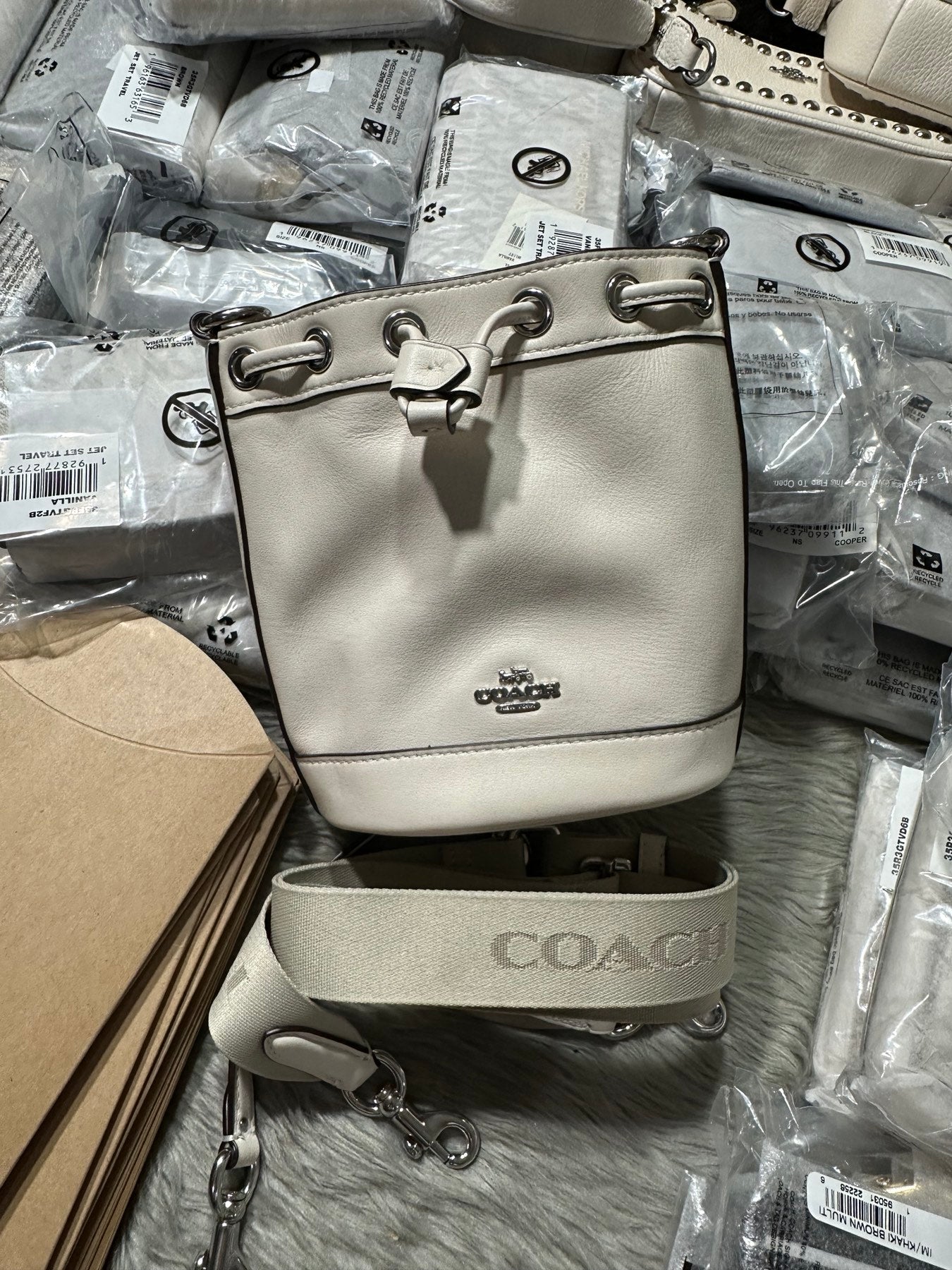 AUTHENTIC/ORIGINAL Coach Mini Bucket White Bag