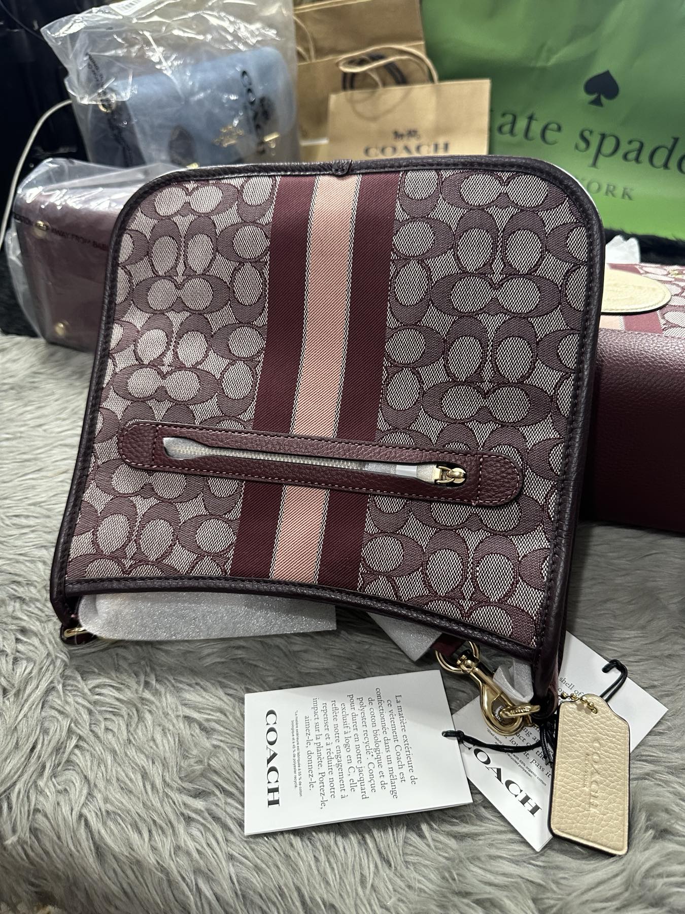 AUTHENTIC/ORIGINAL Coach Dempsey File Bag In Signature Jacquard With Stripe Maroon