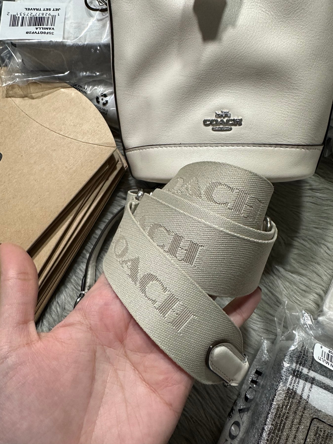 AUTHENTIC/ORIGINAL Coach Mini Bucket White Bag