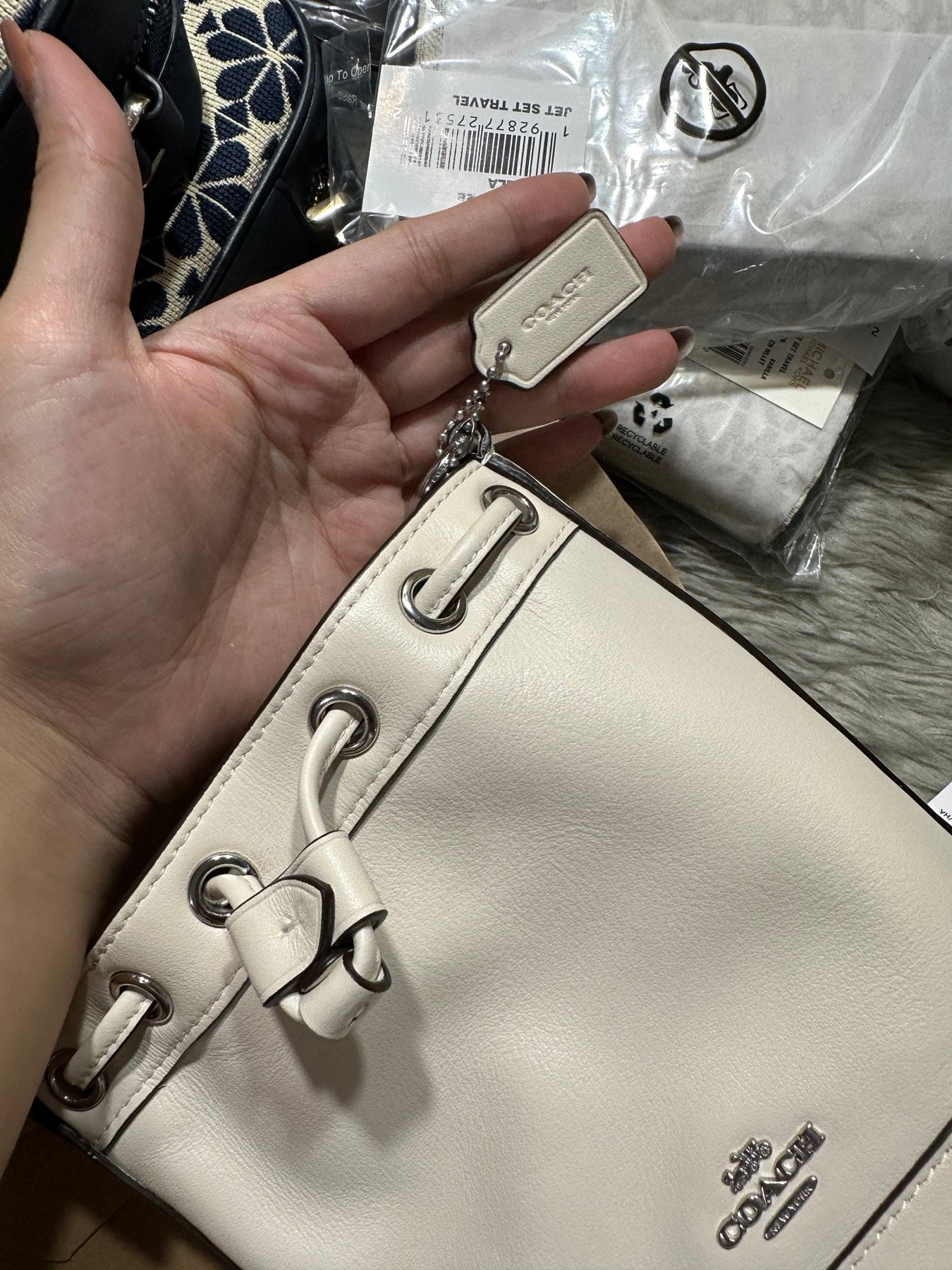 AUTHENTIC/ORIGINAL Coach Mini Bucket White Bag