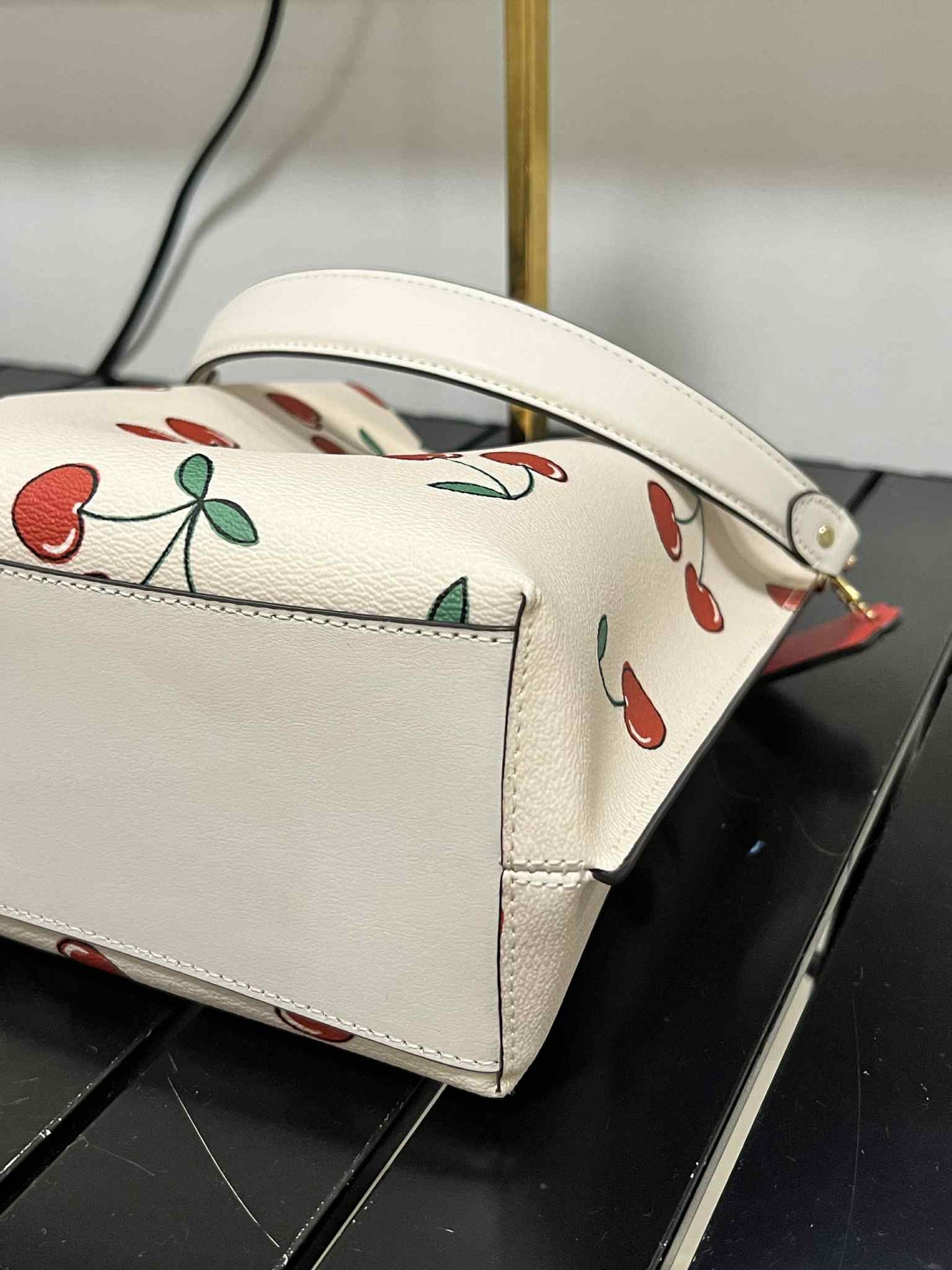 ORIG Preloved Coach Mollie Bucket 22 With Heart Cherry Print Crossbody Bag White