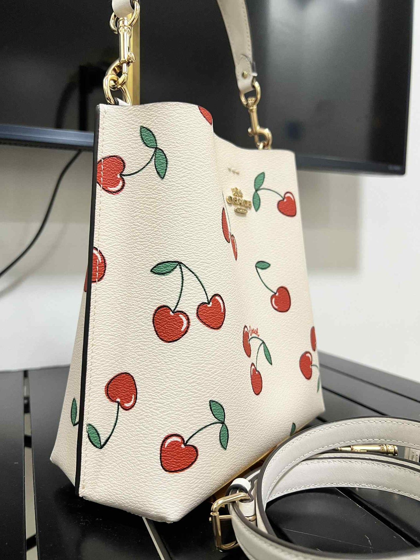ORIG Preloved Coach Mollie Bucket 22 With Heart Cherry Print Crossbody Bag White