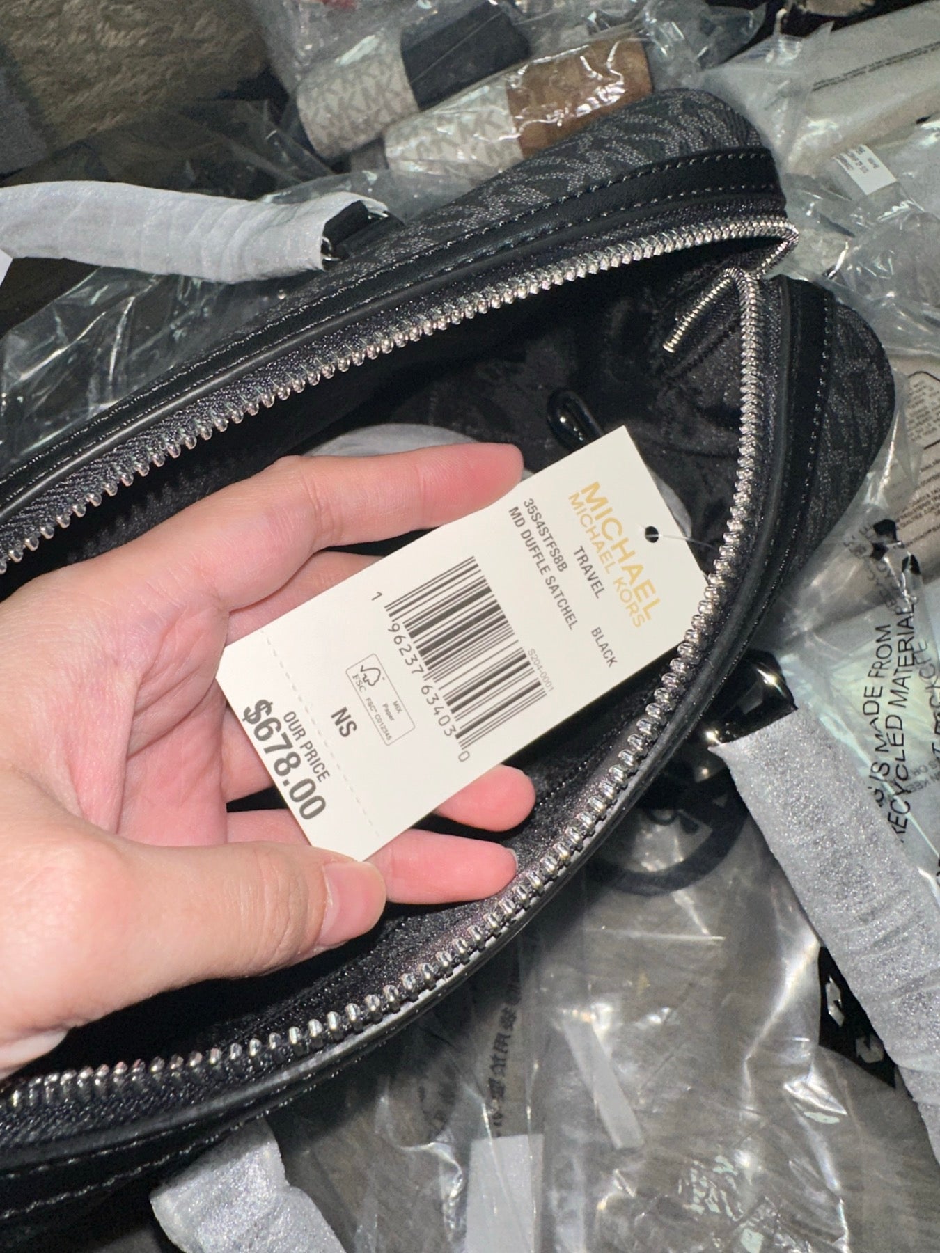 AUTHENTIC/ORIGINAL MK Jet Set Travel Medium Duffle Satchel Crossbody Bag in Black