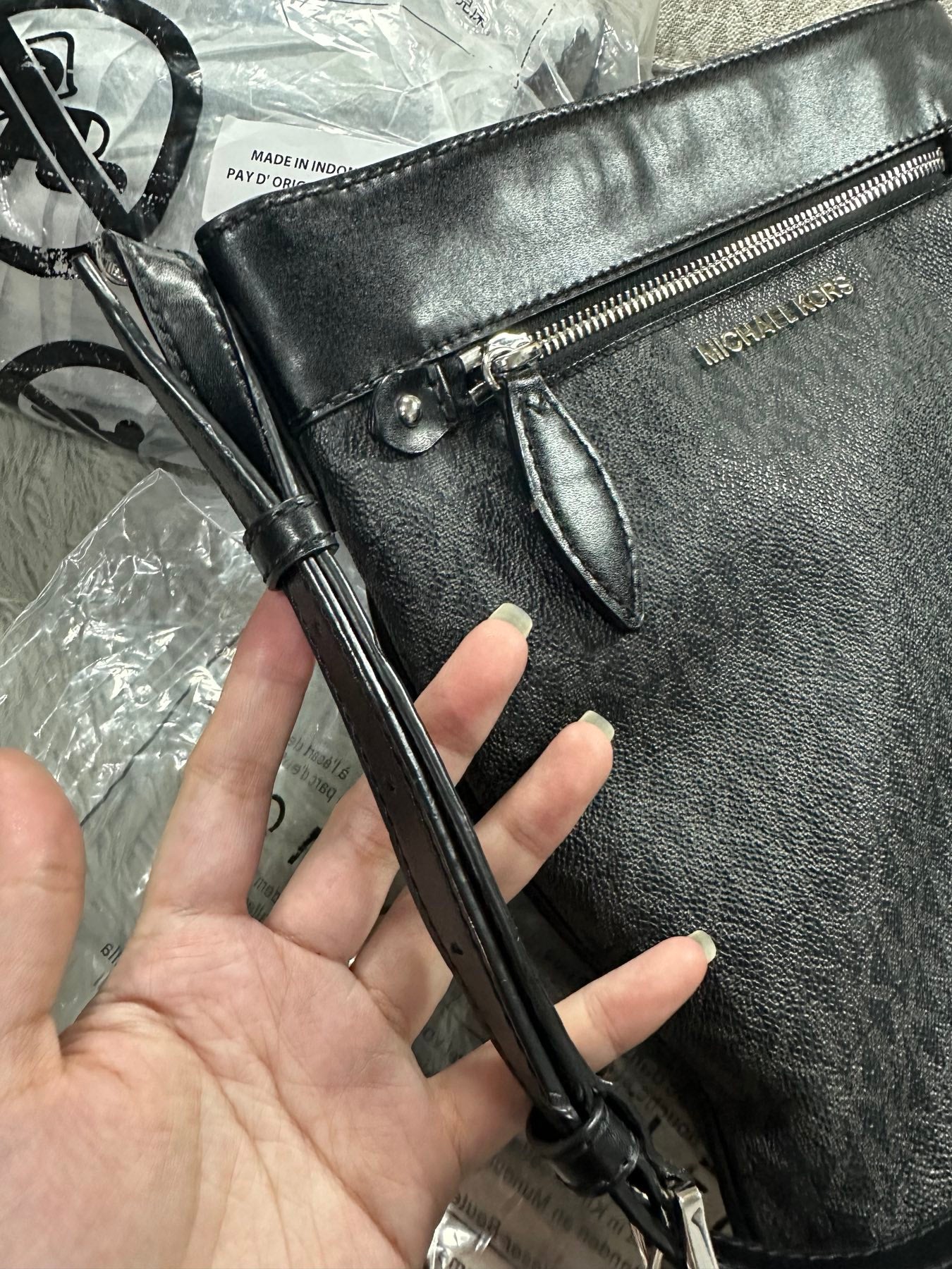 AUTHENTIC/ORIGINAL Preloved MK Connie Slim File Crossbody Bag MonoBlack
