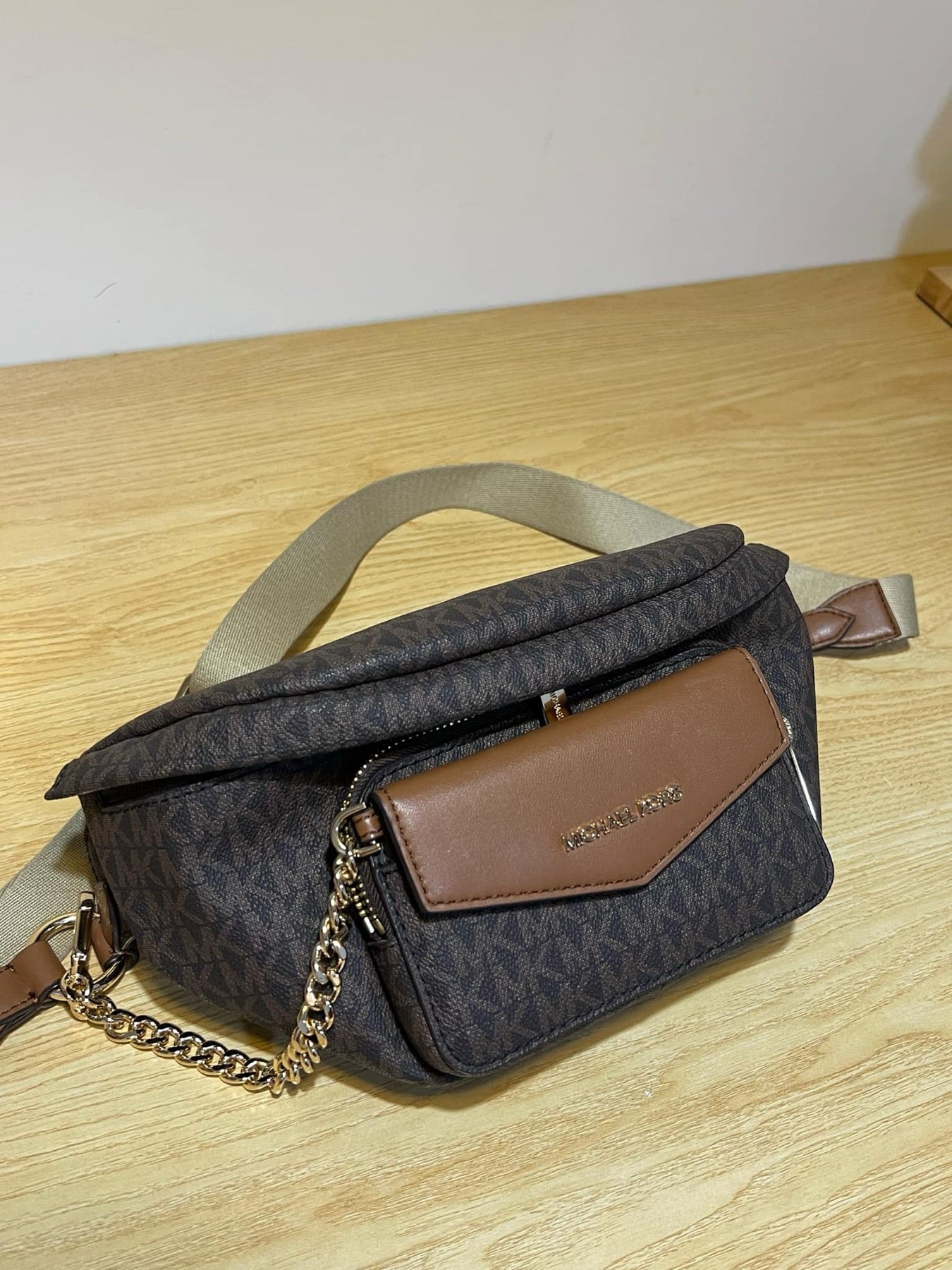 AUTHENTIC/ORIGINAL Preloved MK Maisie Large in Waistpack Brown Belt Bag Signature Brown
