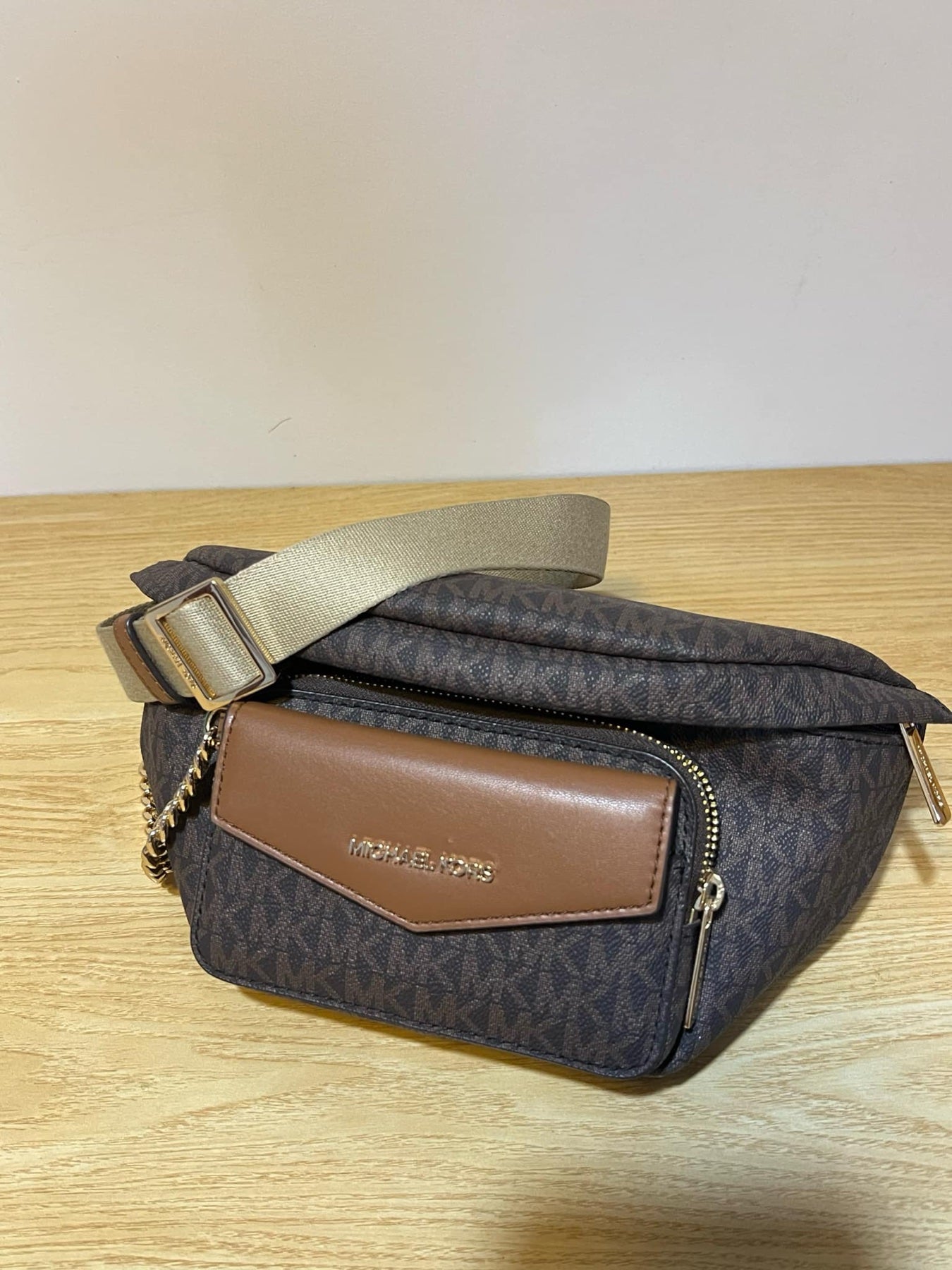 AUTHENTIC/ORIGINAL Preloved MK Maisie Large 2 in 1 Waistpack Brown Belt Bag Signature Brown