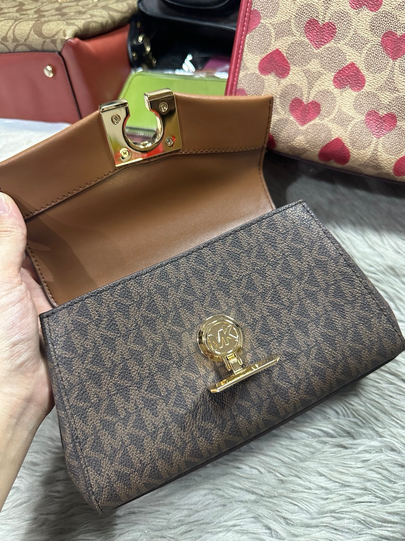AUTHENTIC/ORIGINAL Preloved MK Lita Small Leather Crossbody Bag Brown