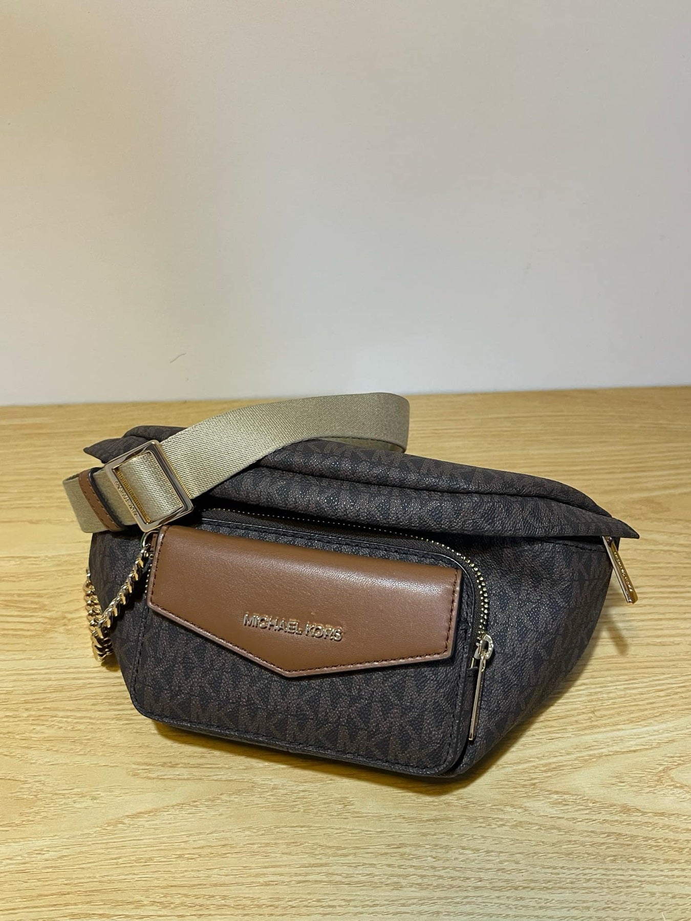 AUTHENTIC/ORIGINAL Preloved MK Maisie Large 2 in 1 Waistpack Brown Belt Bag Signature Brown