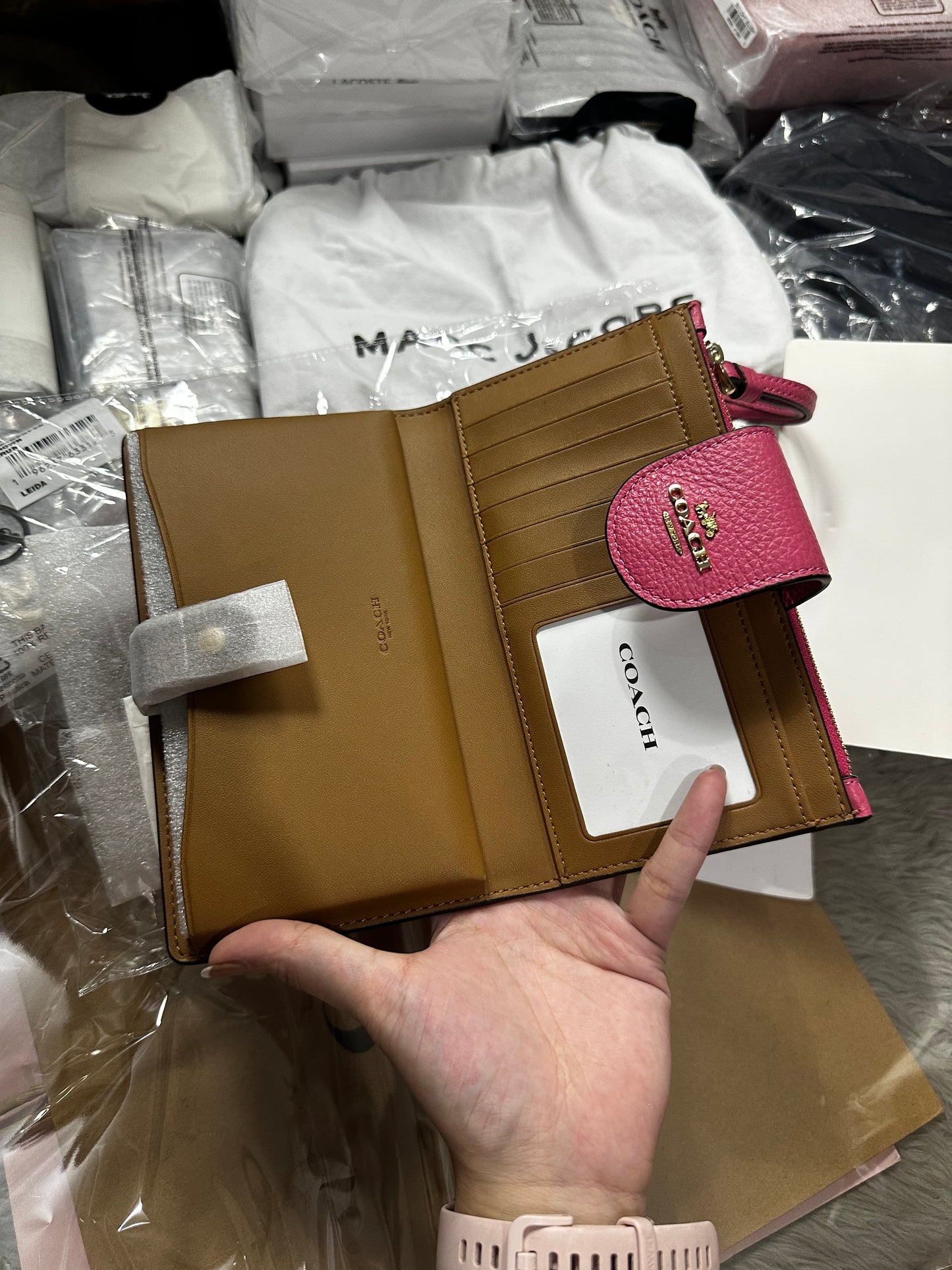 AUTHENTIC/ORIGINAL Coach Phone Wallet In Colorblock With Stripe Pink