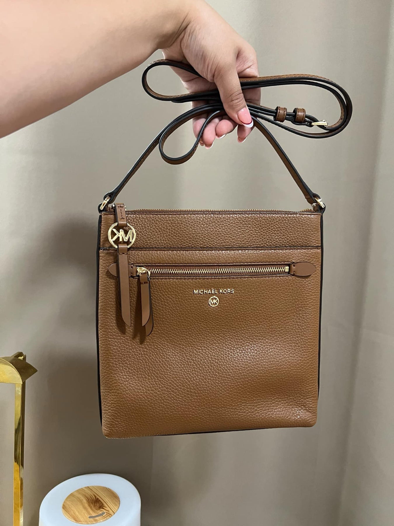 AUTHENTIC/ORIGINAL Preloved MK Jet Set Charm Large North South Flat Crossbody Bag Brown