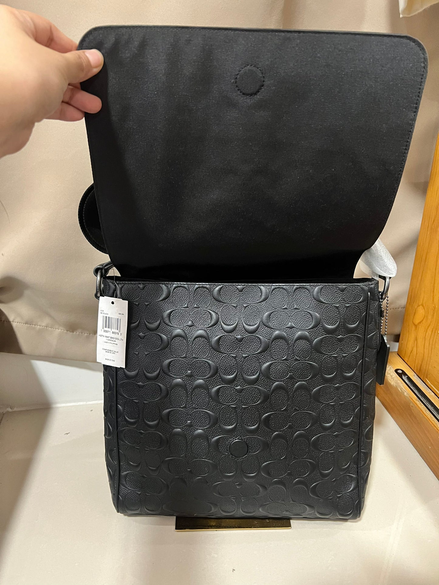 ORIG & IMPORTED CCH Houston Flap Map Men Black Bag In Signature Leather