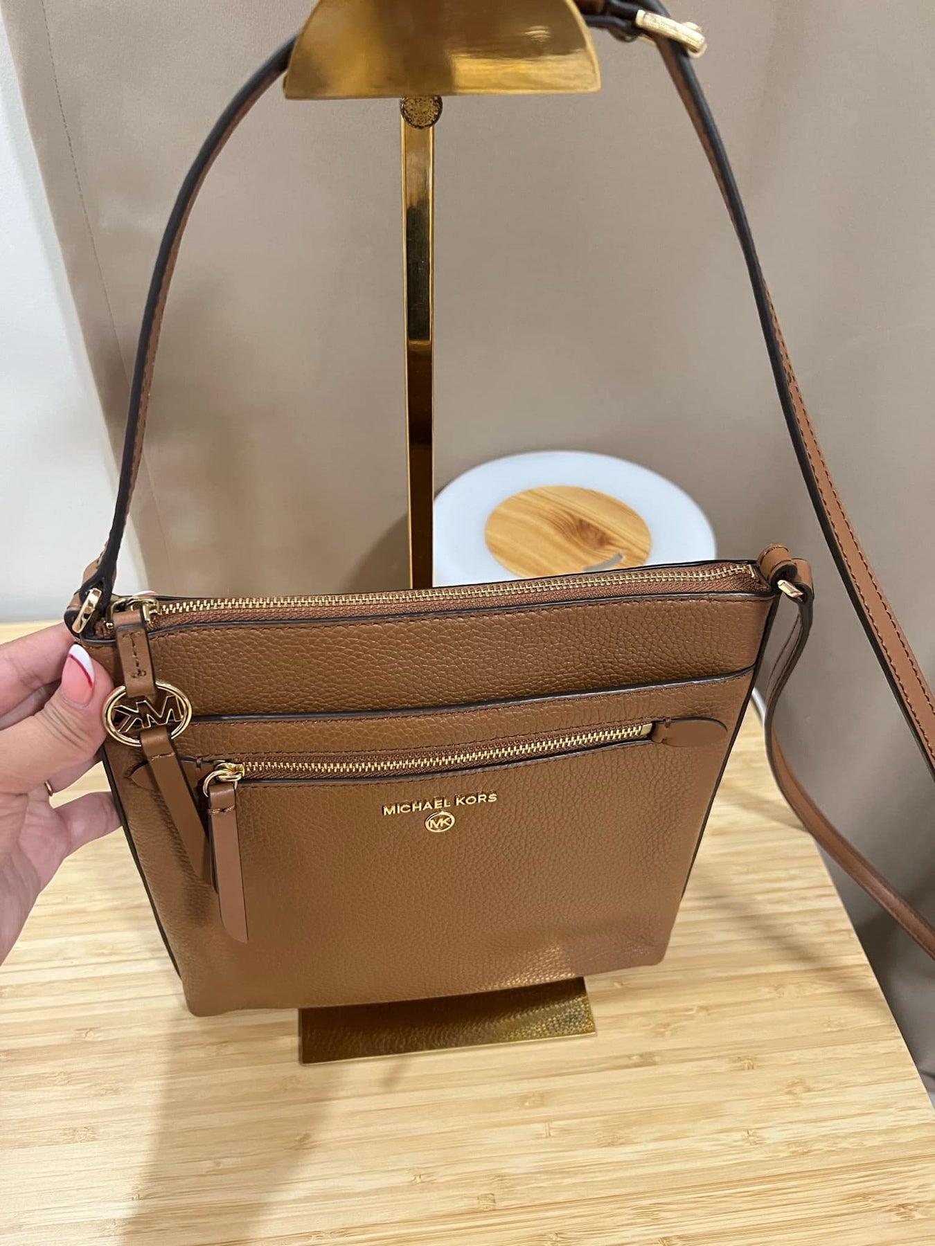 AUTHENTIC/ORIGINAL Preloved MK Jet Set Charm Large North South Flat Crossbody Bag Brown