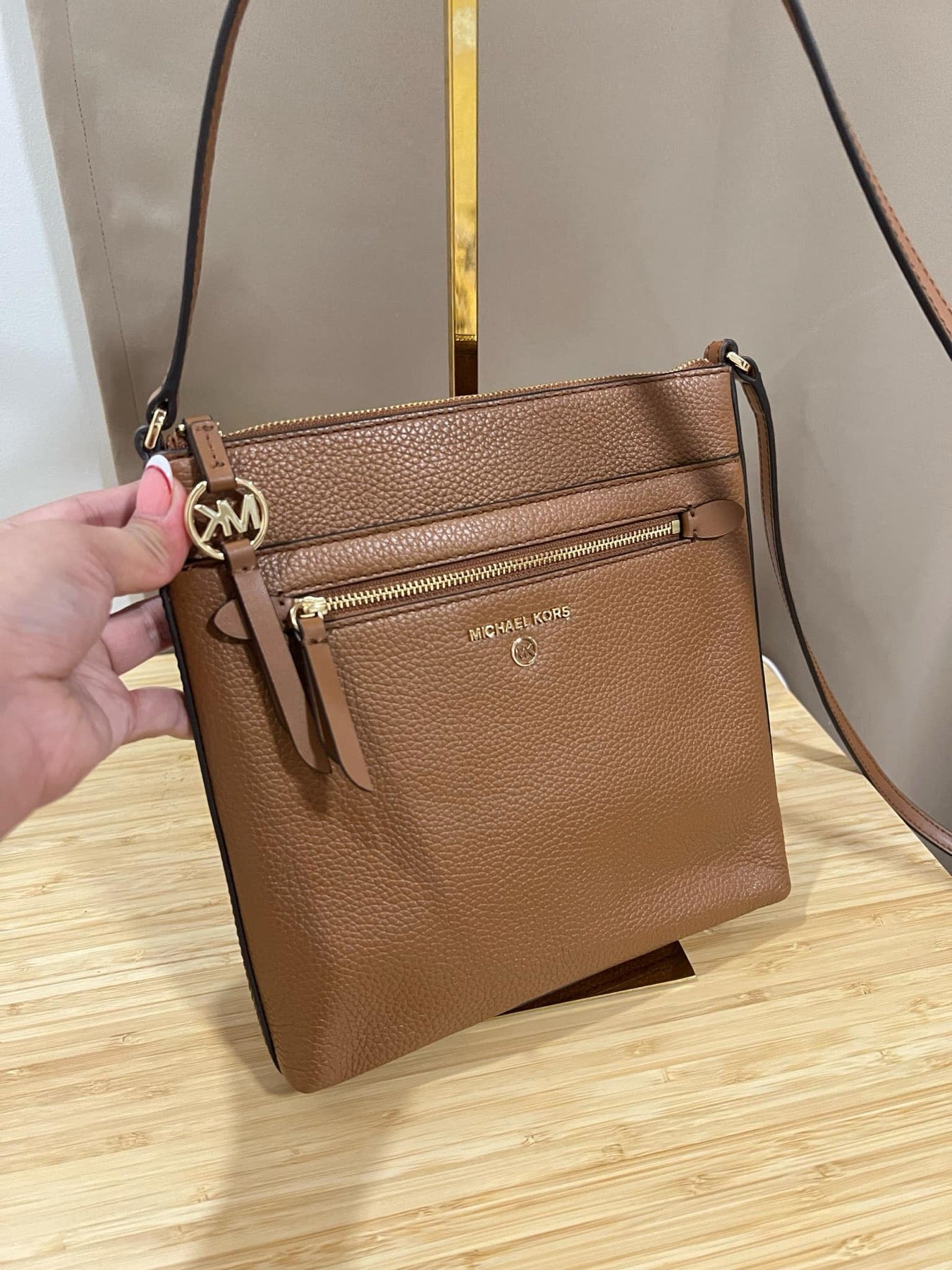 AUTHENTIC/ORIGINAL Preloved MK Jet Set Charm Large North South Flat Crossbody Bag Brown