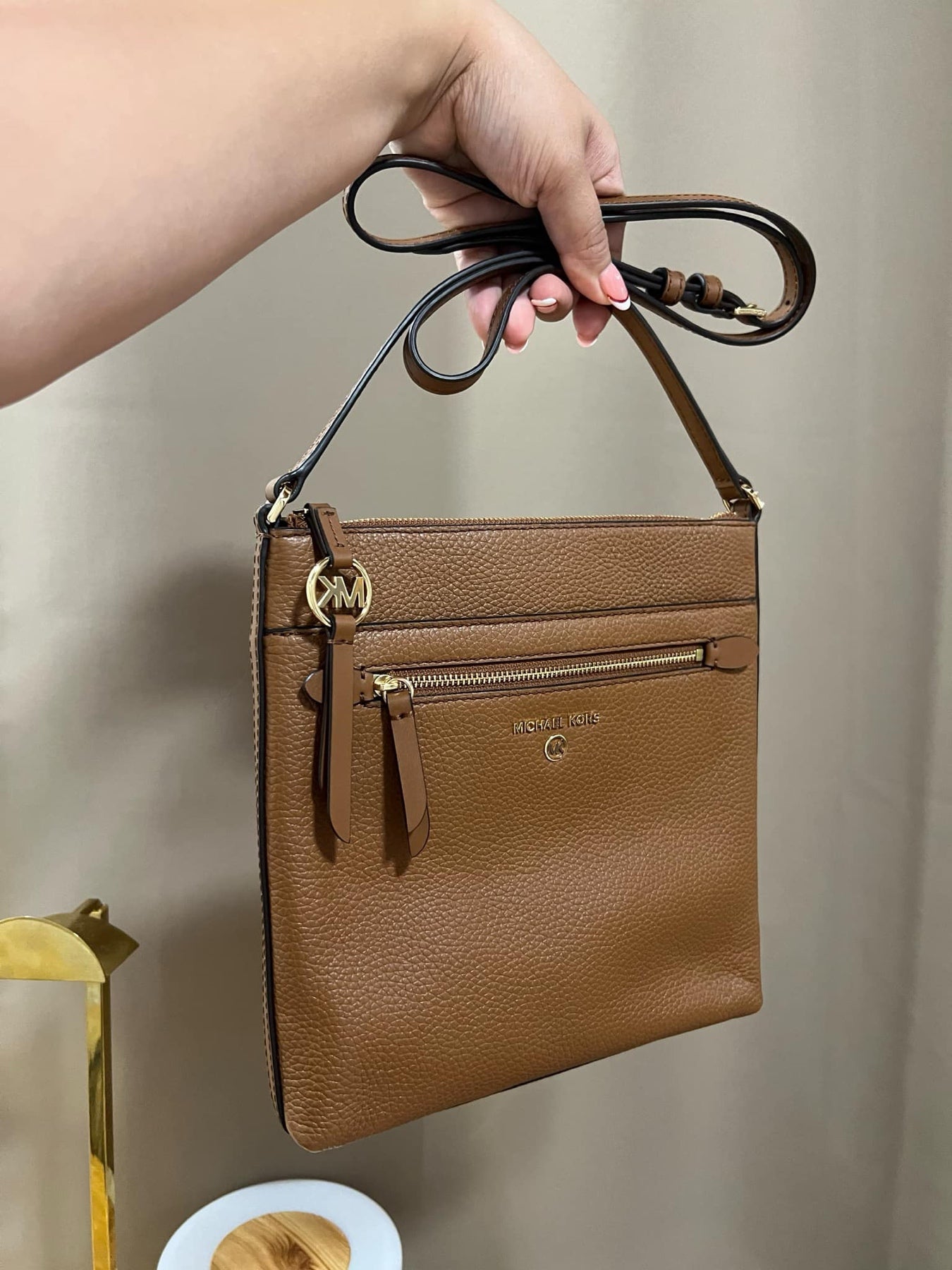AUTHENTIC/ORIGINAL Preloved MK Jet Set Charm Large North South Flat Crossbody Bag Brown