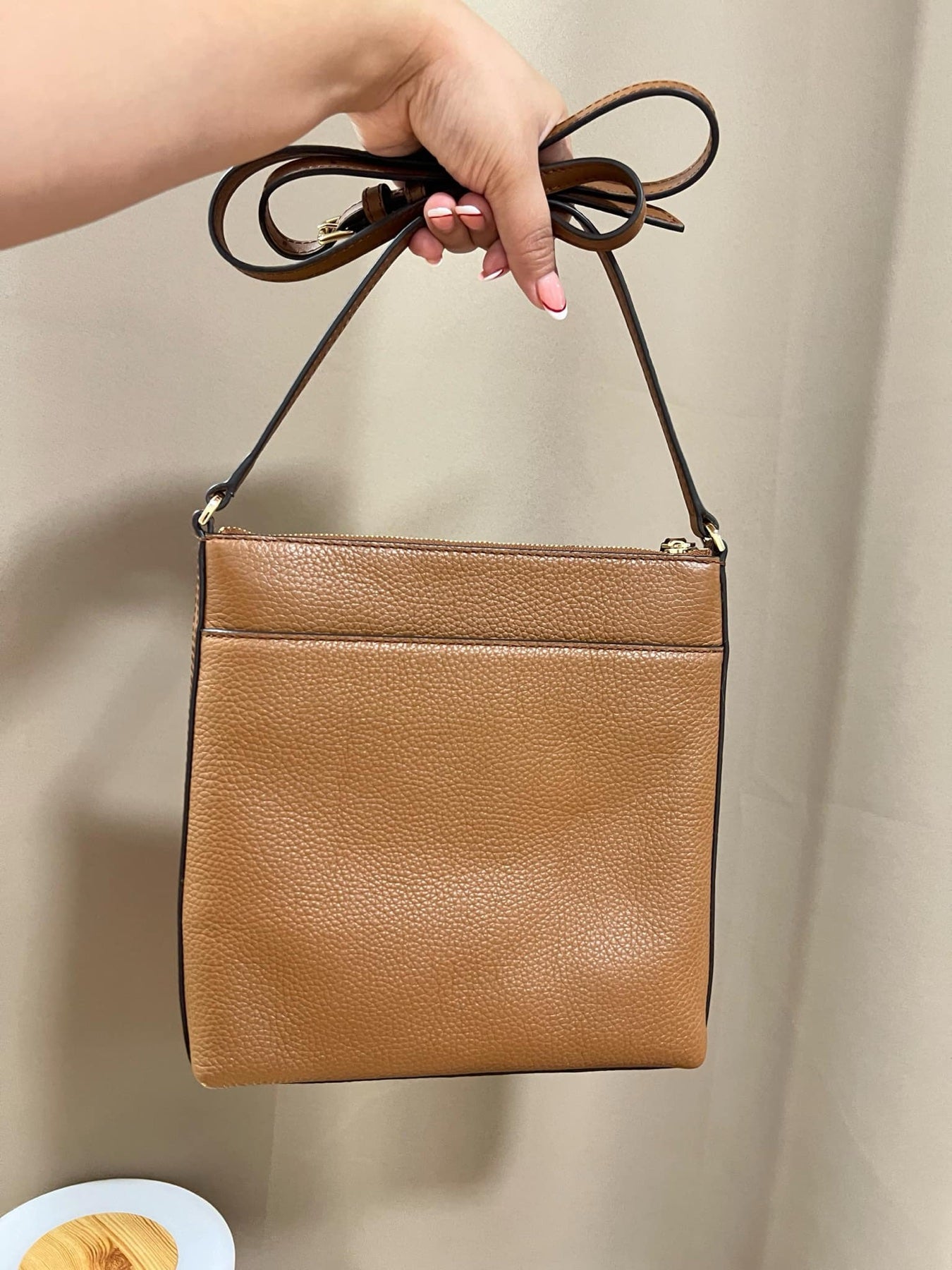 AUTHENTIC/ORIGINAL Preloved MK Jet Set Charm Large North South Flat Crossbody Bag Brown
