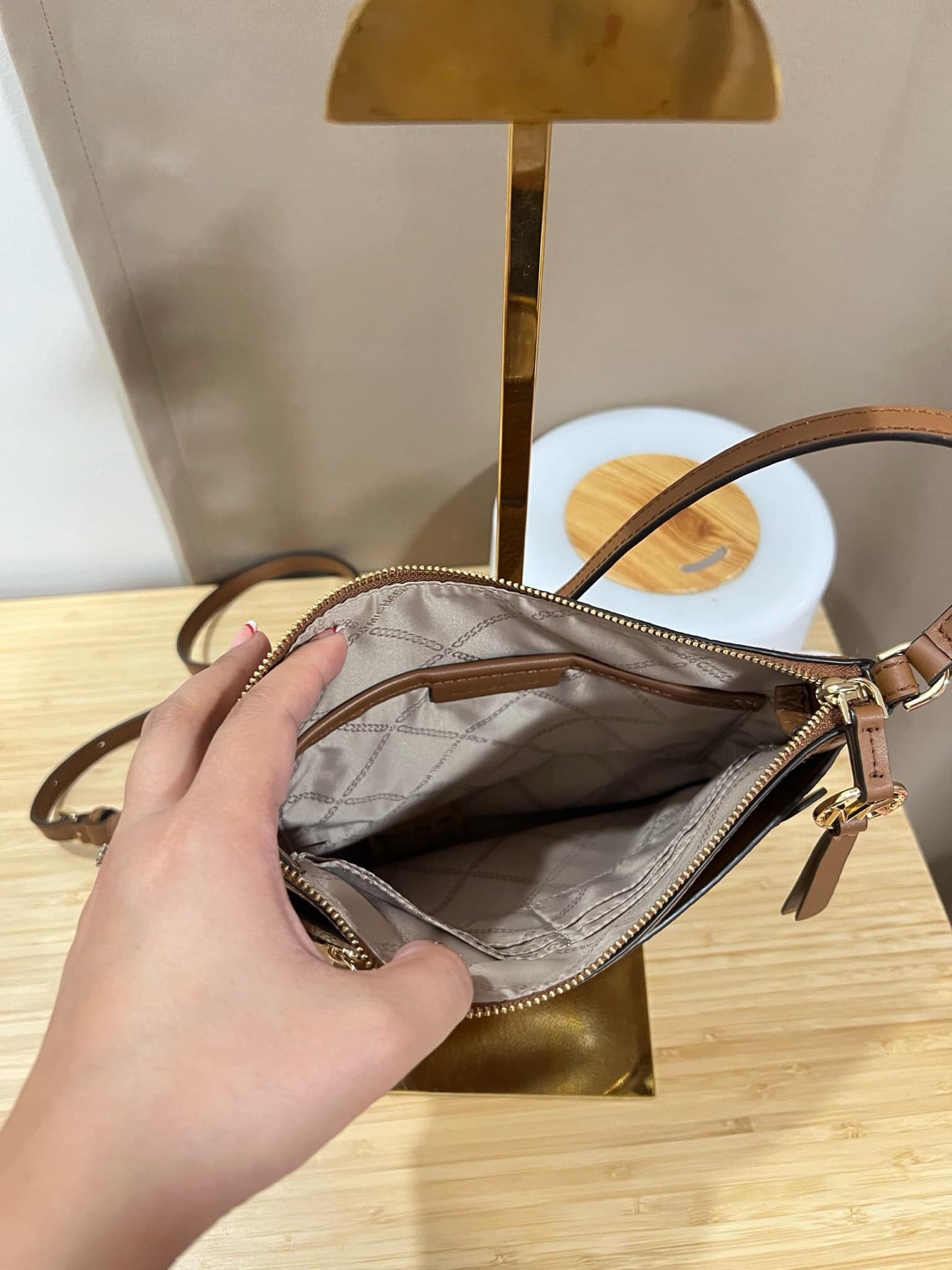 AUTHENTIC/ORIGINAL Preloved MK Jet Set Charm Large North South Flat Crossbody Bag Brown