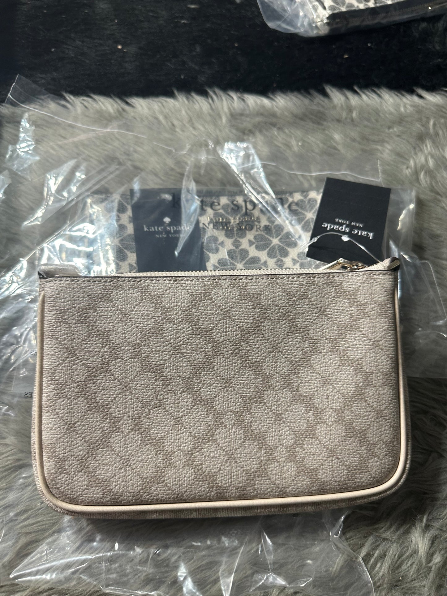 AUTHENTIC/ORIGINAL KateSpade KS Signature Spade Flower Convertible Wristlet Beige/Black