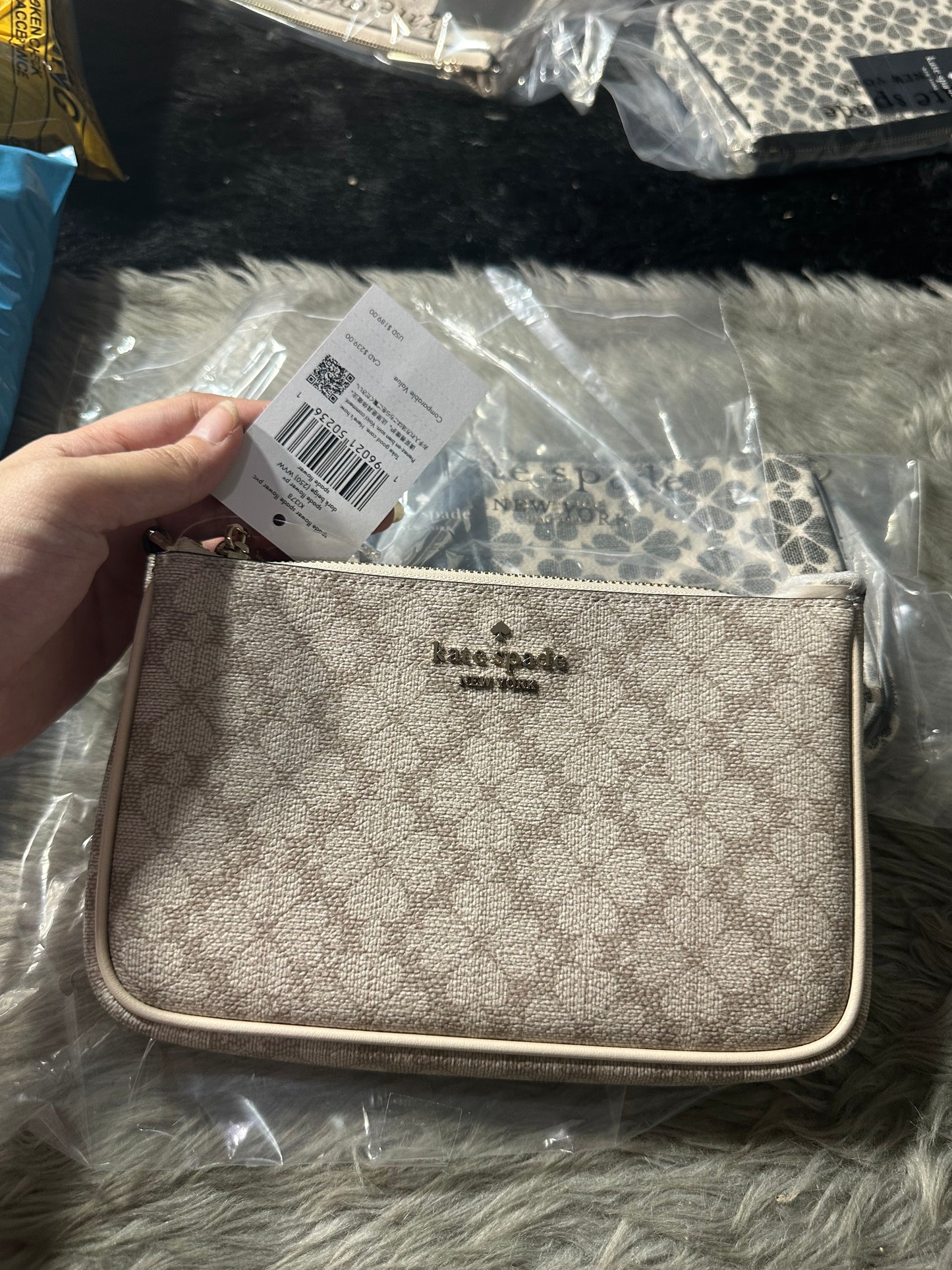 AUTHENTIC/ORIGINAL KateSpade KS Signature Spade Flower Convertible Wristlet Beige/Black