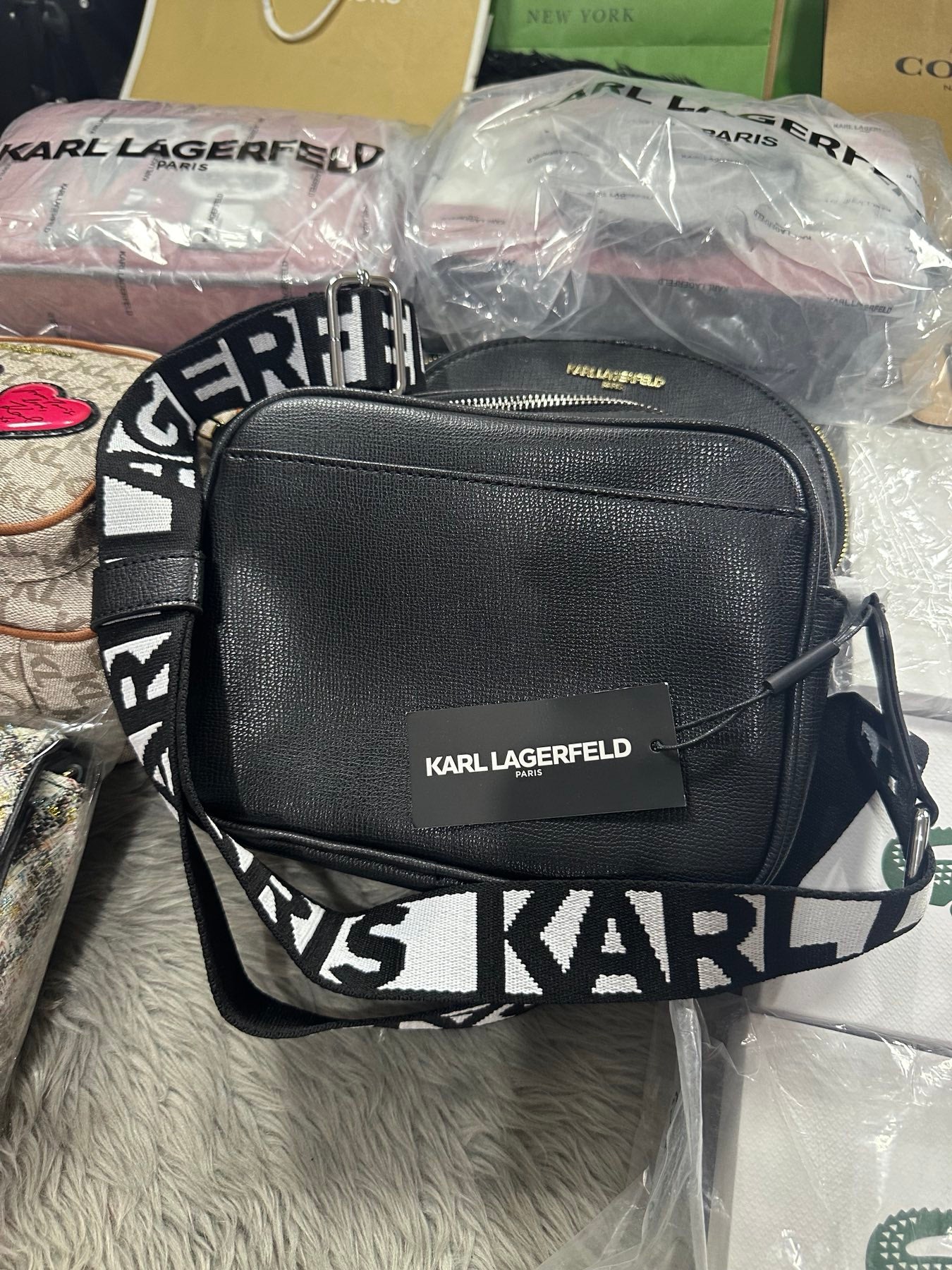 AUTHENTIC/ORIGINAL Karl Lagerfeld Paris KL Maybelle Crossbody Camera Bag Black