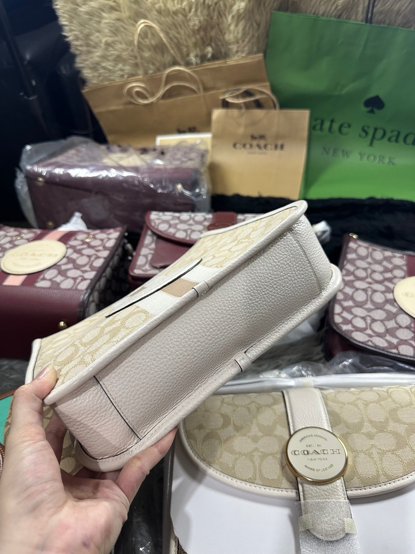 AUTHENTIC/ORIGINAL Preloved Coach Dempsey File Bag In Signature Jacquard With Stripe White