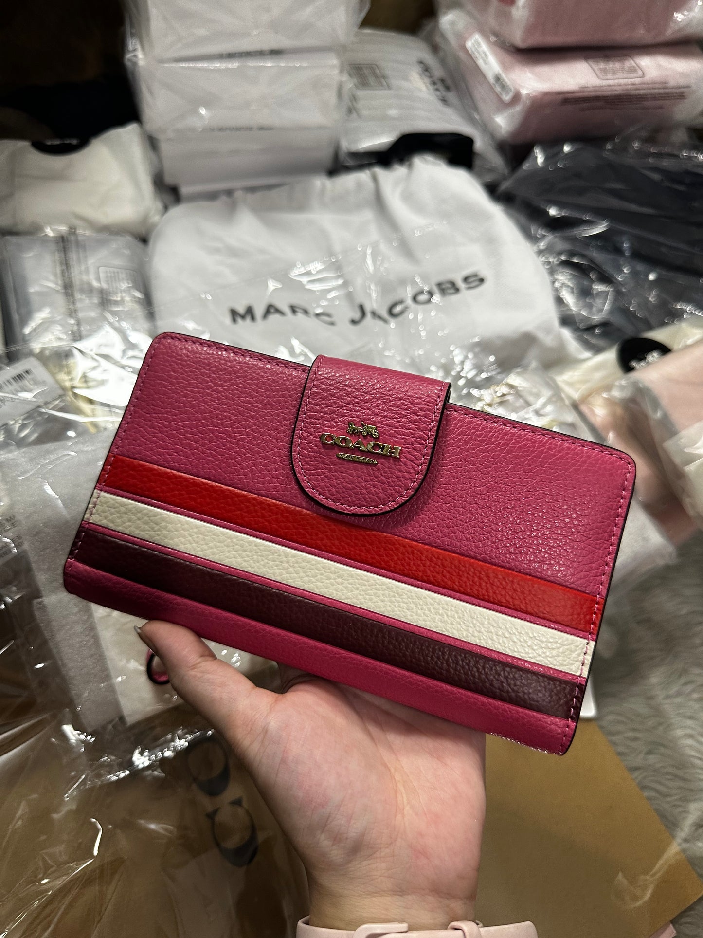 AUTHENTIC/ORIGINAL Coach Phone Wallet In Colorblock With Stripe Pink