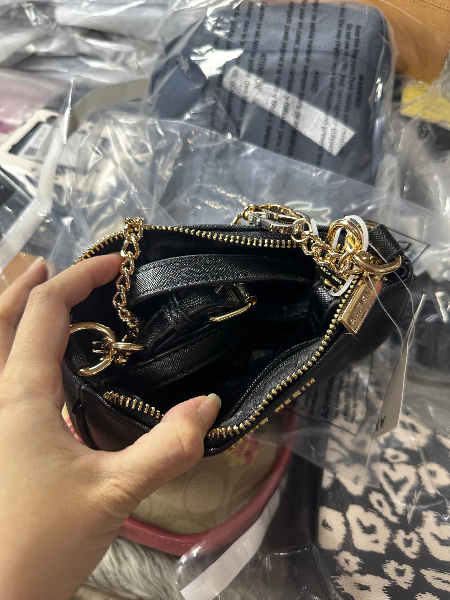 AUTHENTIC/ORIGINAL Anne Klein AK Small Bag Black