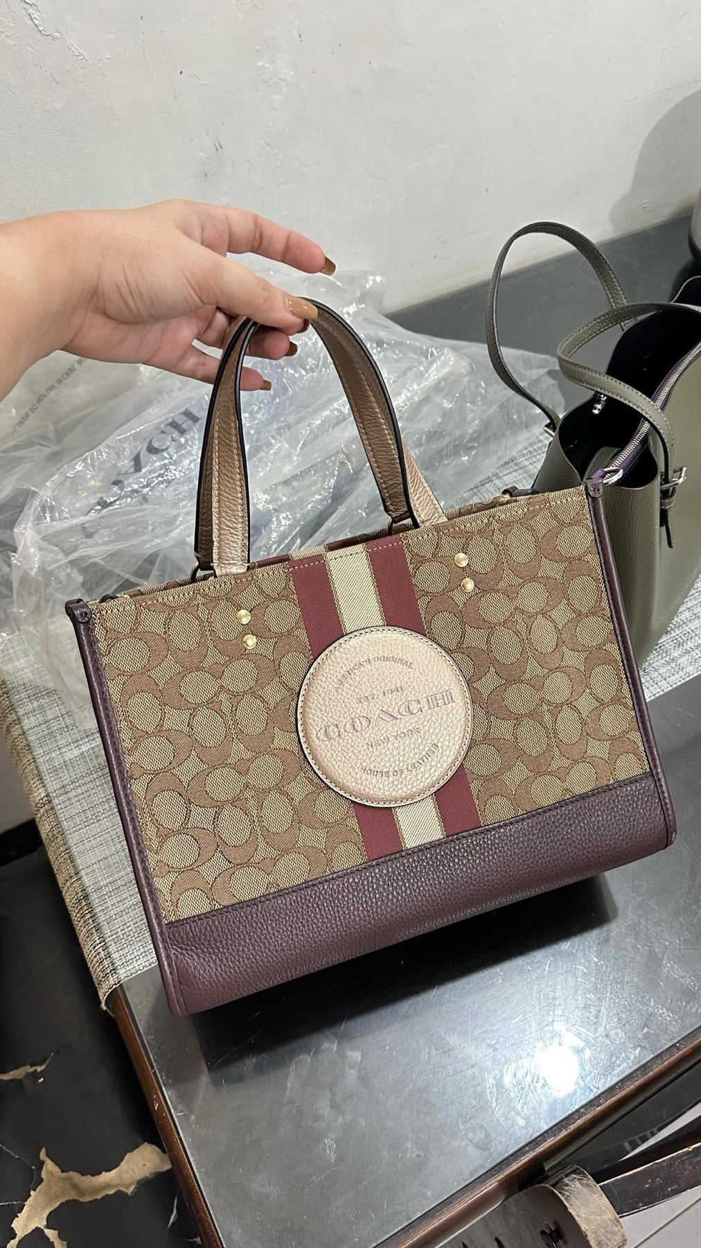 AUTHENTIC/ORIGINAL Preloved Coach Dempsey Carryall Medium Tote Bag In Signature Jacquard Khaki