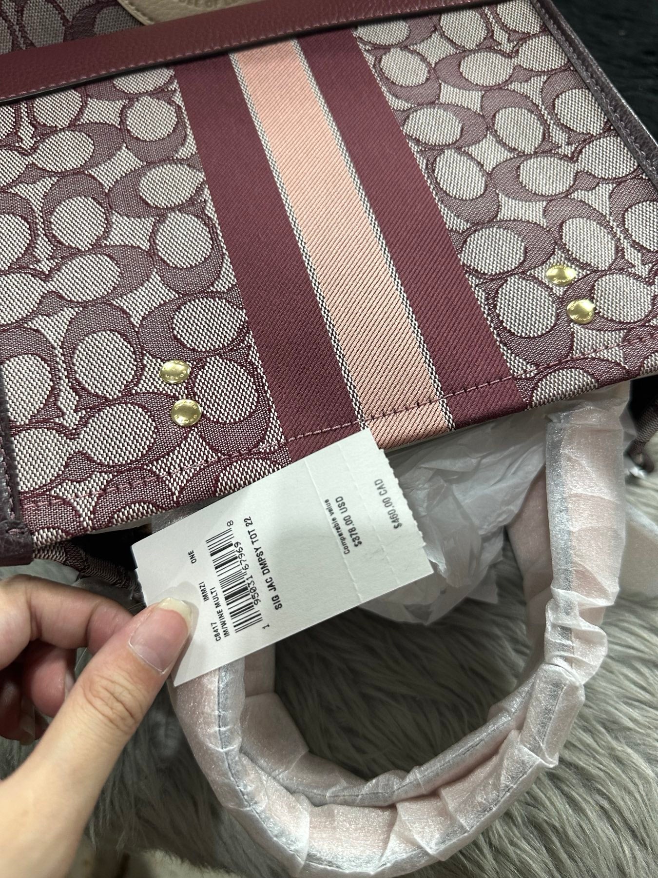 AUTHENTIC/ORIGINAL Coach Dempsey Tote 22 In Signature Jacquard Maroon Bag