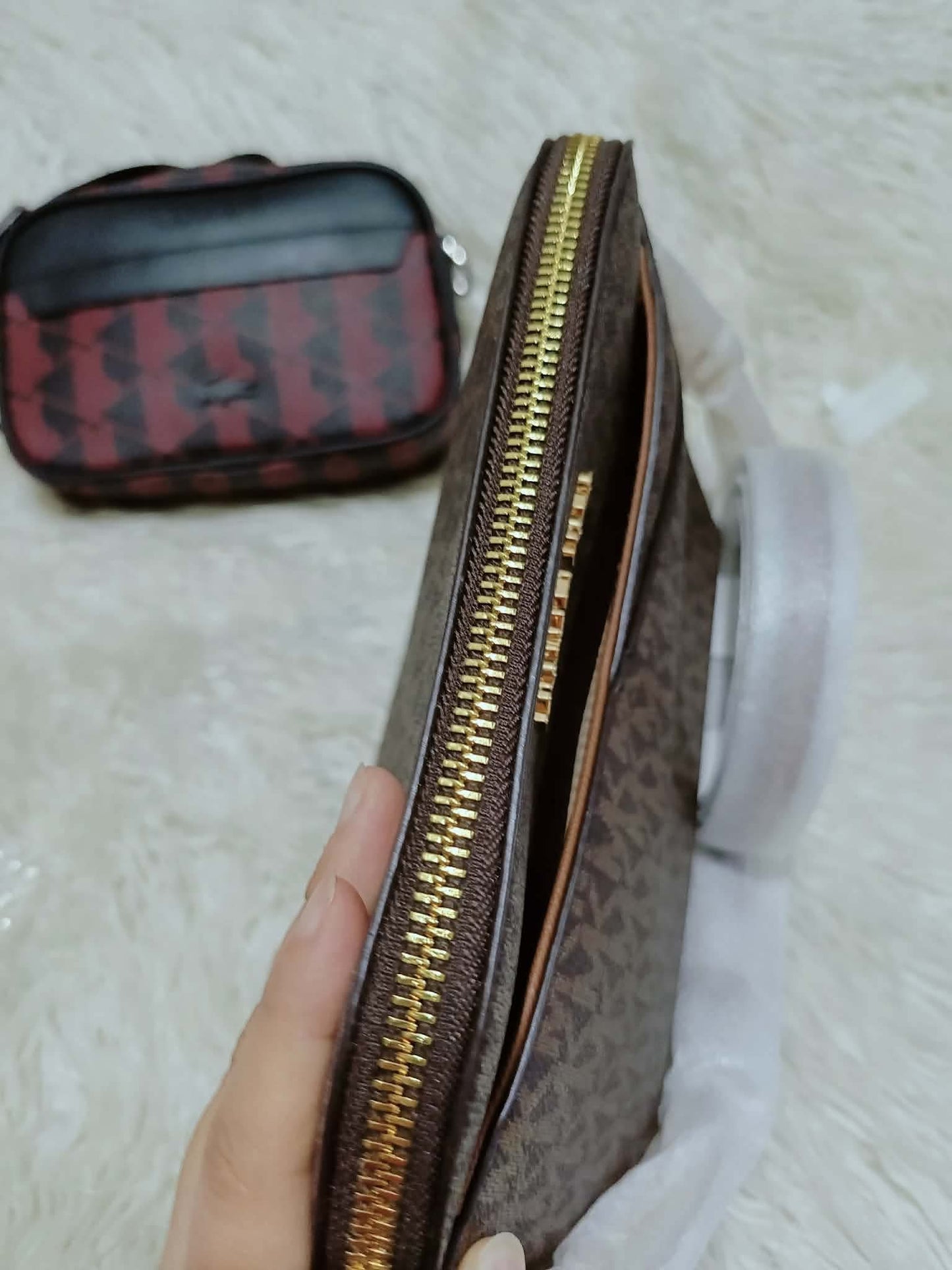 ORIG & IMPORTED MK Jet Set Travel Medium Dome Crossbody Bag Brown