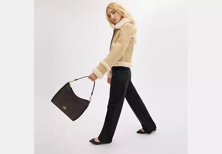 AUTHENTIC/ORIGINAL COACH Laurel Shoulder Bag In Signature Canvas - WALNUT