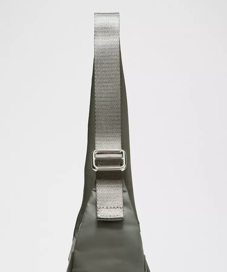 AUTHENTIC/ORIGINAL Lululemon City Essentials Shoulder Bag 4L - Gray