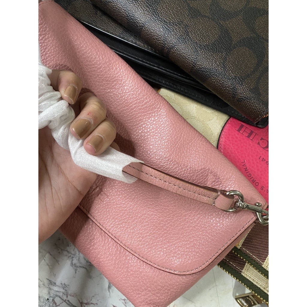 SALE! ❤️ ORIG & IMPORTED CCH PARK LARGE FLAP WRISTLET SHOULDER KILIKILI BAG PINK