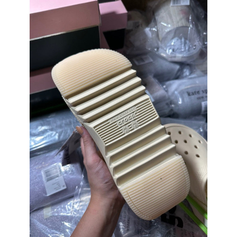 AUTHENTIC/ORIGINAL CROCS Hiker Xscape Clog in Vanilla White Size 6 Women ONLYo