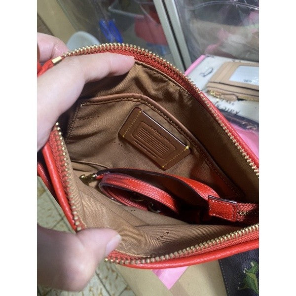 SALE! ❤️  CCH RETAIL Rexy Kitt Pebbled Leather Crossbody Bag Red