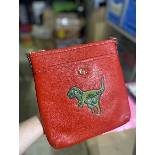 SALE! ❤️  CCH RETAIL Rexy Kitt Pebbled Leather Crossbody Bag Red