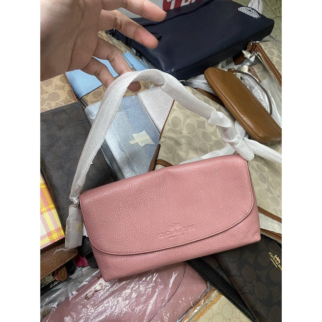 SALE! ❤️ ORIG & IMPORTED CCH PARK LARGE FLAP WRISTLET SHOULDER KILIKILI BAG PINK